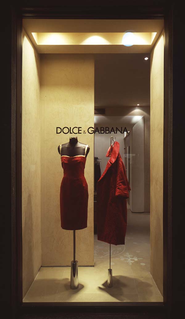 D&G-Dolce&Gabbana-Christmas Window-Vetrina Natale-fashion-luxury-visual merchandising-window displays-windows-moda-vetrine-lusso-brand identity-beauty-top brand-design-Marco Stalla