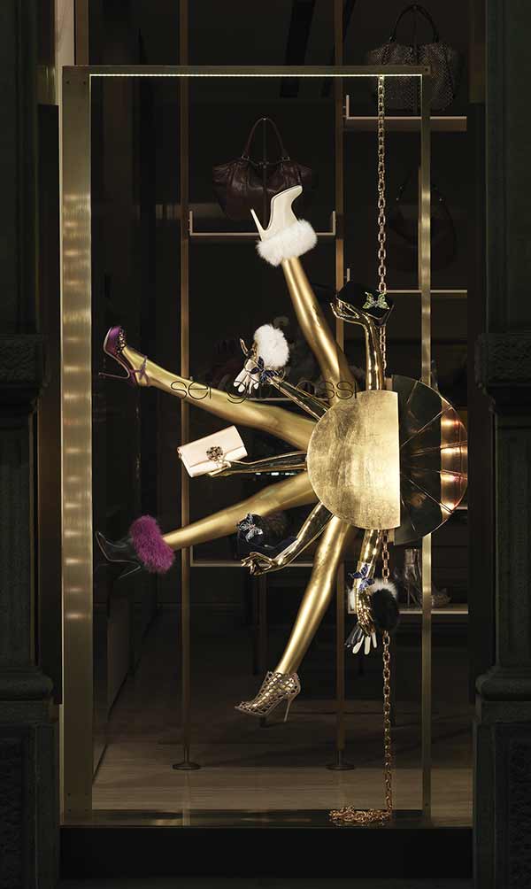 Sergio Rossi-fashion-luxury-visual merchandising-window displays-windows-moda-vetrine-Christmas-Natale-lusso-brand identity-beauty-top brand-design-Marco Stalla-scarpe-borse-accessori-bags-shoes-accessories-Milano