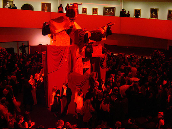 YSL-Yves Saint Laurent-New York-Guggenheim Museum-Event-Evento-Special Event-Evento Speciale-fashion-luxury-moda-lusso-brand identity-beauty-top brand-design-Marco Stalla-red-rosso