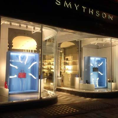 Smythson-London-accessories-fashion-luxury-visual merchandising-window displays-windows-moda-vetrine-lusso-brand identity-beauty-top brand-design-Marco Stalla