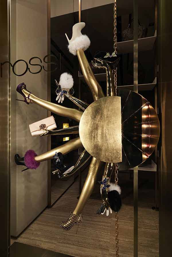 Sergio Rossi-fashion-luxury-visual merchandising-window displays-windows-moda-vetrine-Christmas-Natale-lusso-brand identity-beauty-top brand-design-Marco Stalla-scarpe-borse-accessori-bags-shoes-accessories-Milano