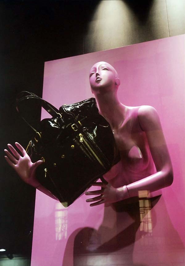 YSL-Yves Saint Laurent-Paris-Milano-accessories-fashion-luxury-visual merchandising-window displays-windows-moda-vetrine-lusso-brand identity-beauty-top brand-design-Marco Stalla