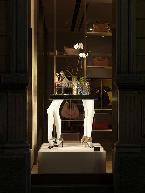 Salone del mobile-Sergio Rossi-Wallpaper magazine-fashion-luxury-visual merchandising-window displays-windows-moda-vetrine-lusso-brand identity-beauty-top brand-design-Marco Stalla-scarpe-borse-accessori-bags-shoes-accessories-Milano