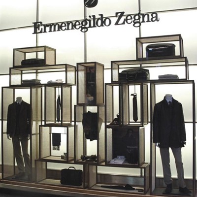 Ermenegildo Zegna-Zegna-fashion-visual merchandising-window displays-windows-moda-vetrine-brand identity-beauty-design-Marco Stalla-scarpe-borse-accessori-bags-shoes-accessories-Milano
